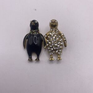 Vintage Pair of Penguins Black Enamel and Clear Rhinestone Pin Brooch E2